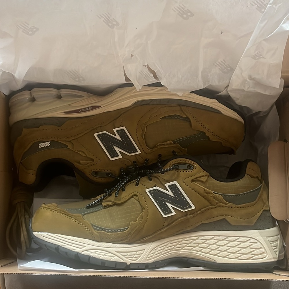 {NEVER WORN} New Balance 2002R - Protection Pack High Desert